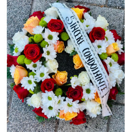 Coroana funerara trandafiri si santini  F31